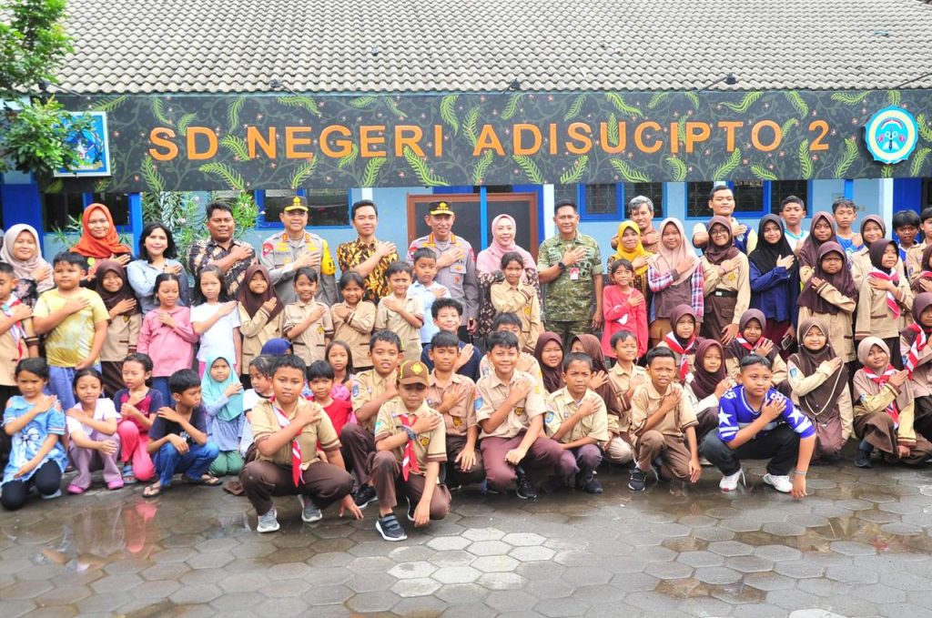 Kapolri Kunjungi Almamater, SD Negeri Adisutjipto 2 Sleman D.I.Yogyakarta